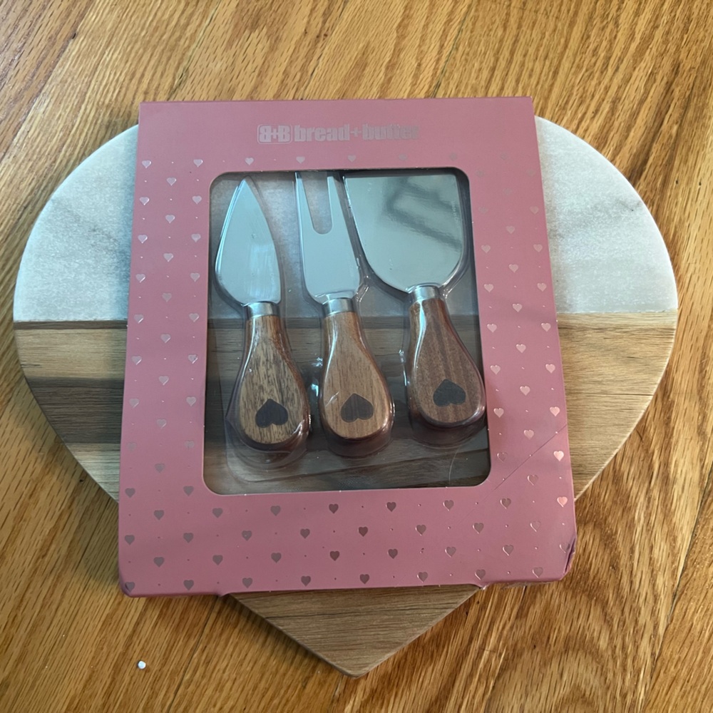 Heart Handle Cheese Knife Set acacia wood and marble board